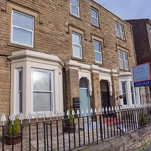 Holiday home Innvigour Bespoke House With Free Parking For 3 Cars, York